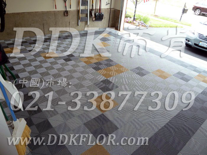 私人車(chē)庫(kù)地面鋪裝地板材料（17）_灰加黃色組合樣板圖片,帝肯(DDK)_8100_C618（私人車(chē)庫(kù)地面材料）效果圖,別墅私家車(chē)庫(kù)裝修,車(chē)庫(kù)pvc地板,車(chē)庫(kù)地坪,車(chē)庫(kù)地墊,車(chē)庫(kù)地板,車(chē)庫(kù)地膠,車(chē)庫(kù)塑料地毯,車(chē)庫(kù)塑膠地板,車(chē)庫(kù)防滑墊