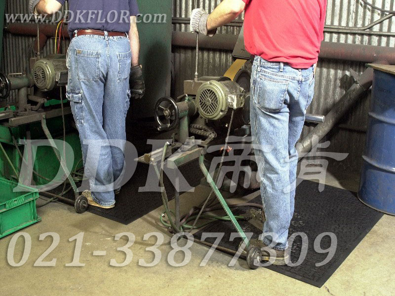 供應(yīng)工業(yè)橡膠地墊，車間安全橡膠地墊，尺寸：1500*900mm/900*600mm可選。