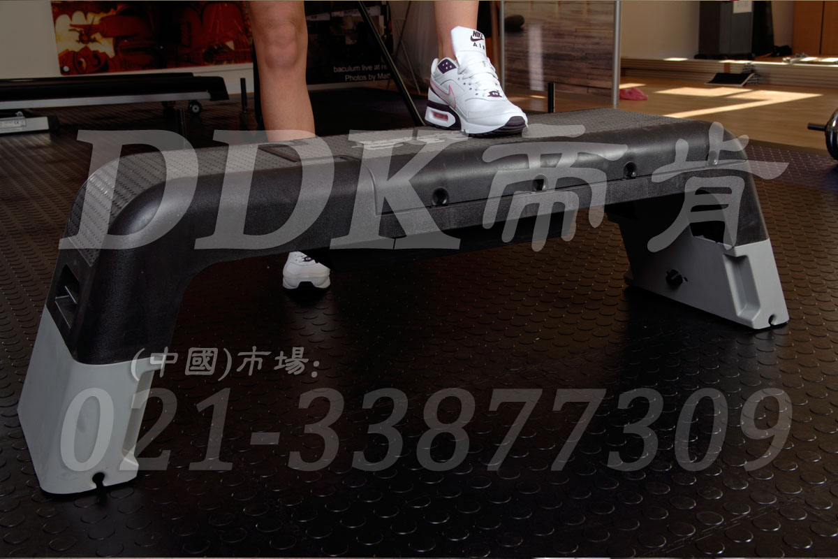 帝肯(DDK)_2000_3020（健身房器器械區地面鋪裝材料）健身房pvc塑膠地板,健身房地墊,健身房地板,健身房地板膠,
