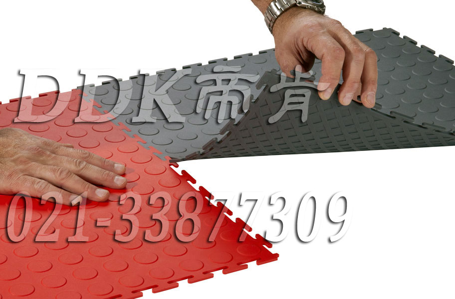 室內(nèi)健身房運(yùn)動(dòng)地面材料（35）_紅色加灰色拼裝模塊