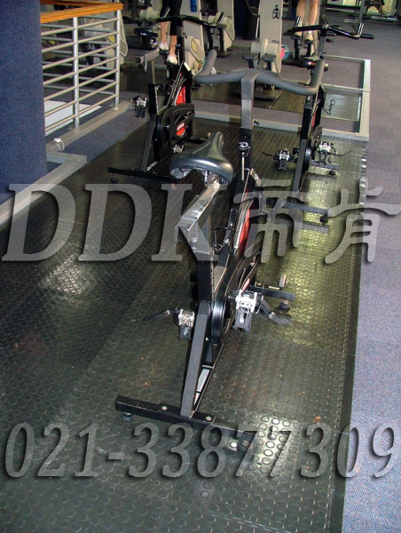 室內(nèi)健身房運(yùn)動(dòng)地面材料（38）_深灰色