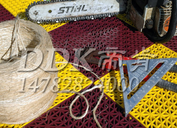 【放工具地墊】防止碰傷損壞用放工具地墊樣板圖片,帝肯(DDK)_8300_9979（防水防油型車間地面防滑材料）效果圖,工業(yè)地墊,工廠地墊,車間地墊