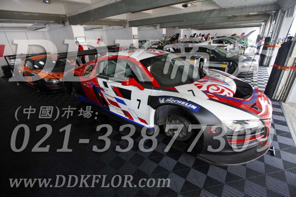 9-F1珠海站汽車維護區專用黑色抗壓地板樣板圖片,帝肯(DDK)_8100_6008（賽車P房帳篷地板）效果圖，帳篷地膠